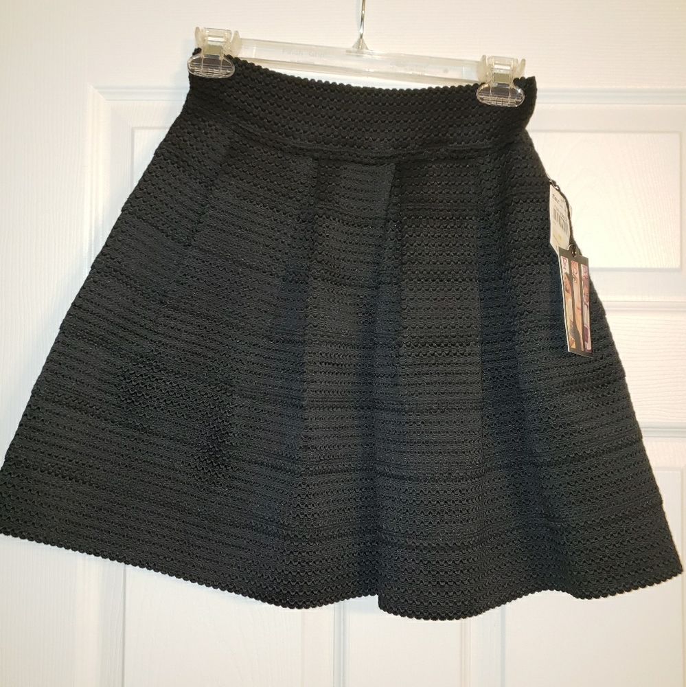 FSR Juniors' Textured Pleated Cupcake Skirt